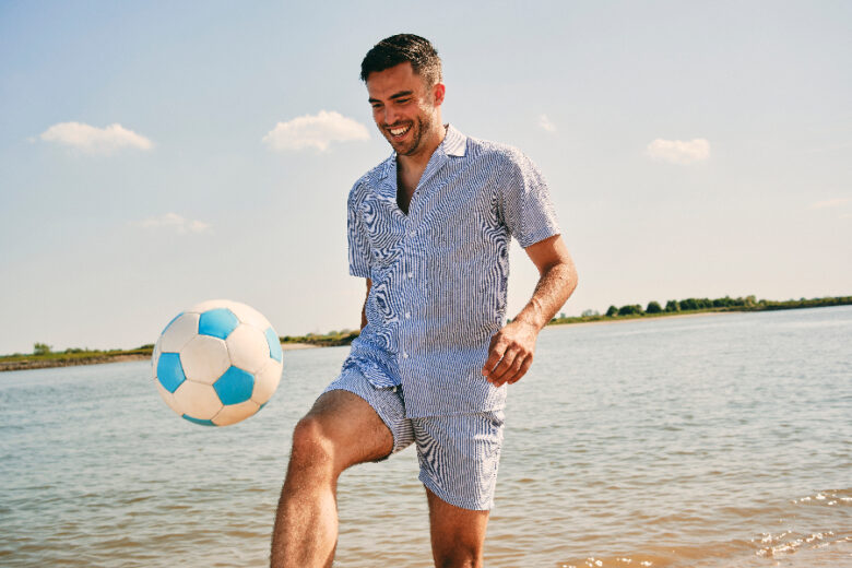 Zomerse nonchalance met een overhemd